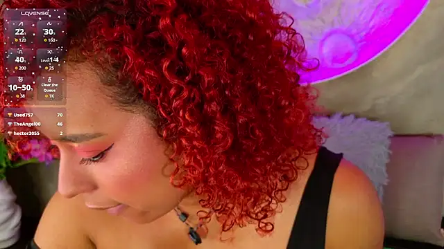 lara_curly webcam