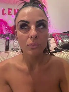 lenalux live cam on StripChat