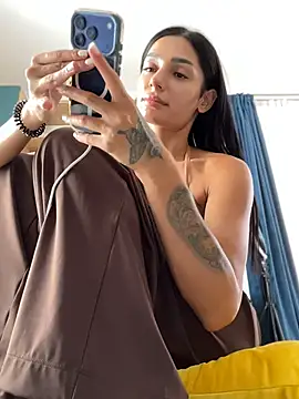 VickyM99 webcam