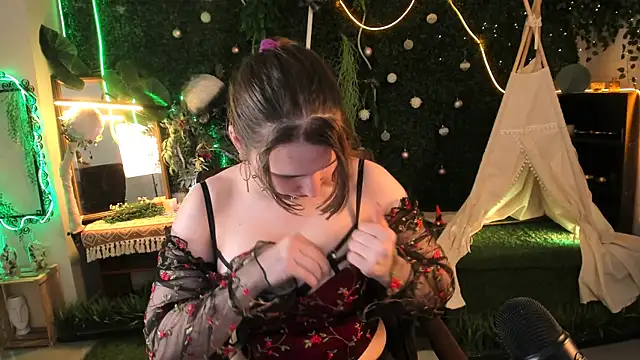 TessaMill live cam on StripChat