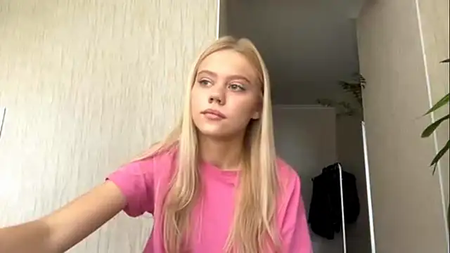 Glamorforyou live cam on StripChat