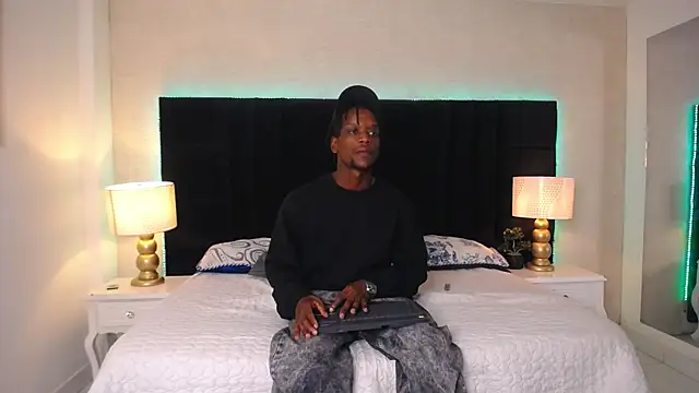SkylerBigxxx webcam
