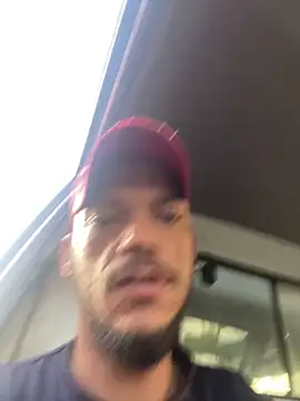 iRealYFuckGood webcam