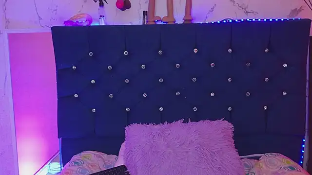 Dakotaa_Johnson webcam