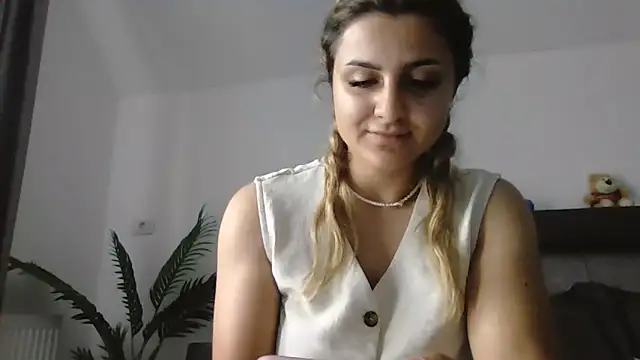 NicolePlay webcam