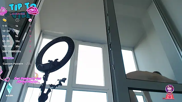 Smallnipples live cam
