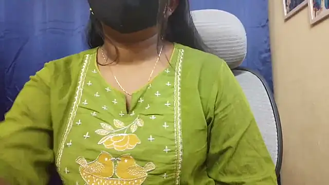 Tanuja-Sexy webcam