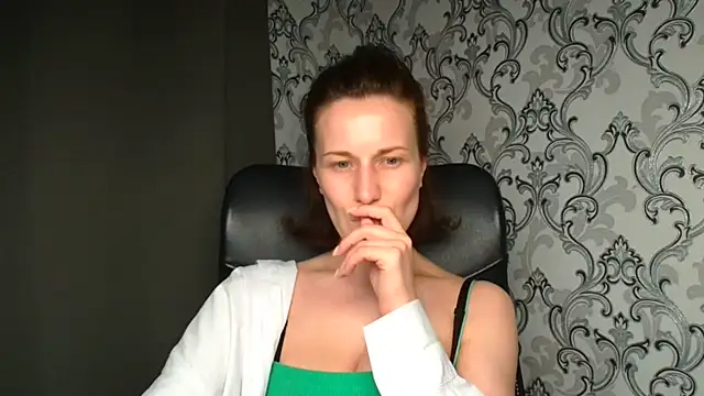 kelly_kisss - Kelly_Kisss's free webcam - UK Sex Cams