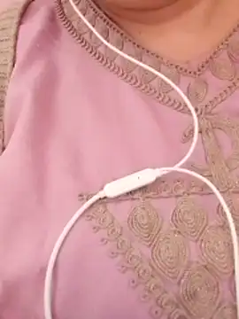 MayaxHott webcam