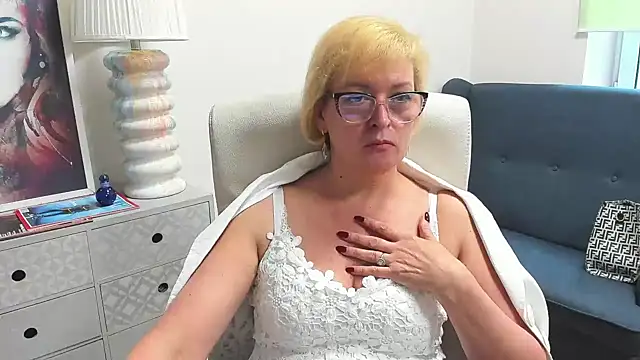 luna_xfantasy webcam