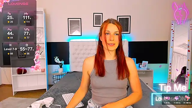 KiraNeeww webcam
