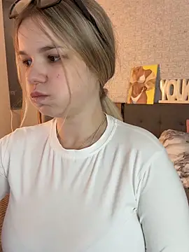 KimEvanss webcam