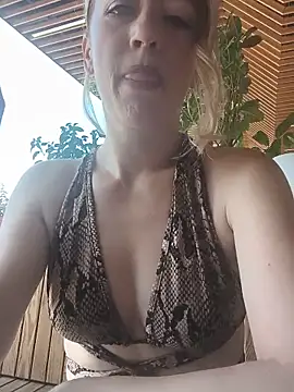 LaraLanee webcam