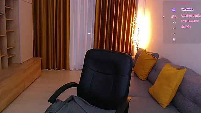 mia_bloomy webcam