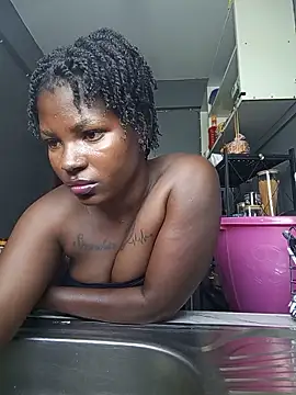 TrishaKalid webcam