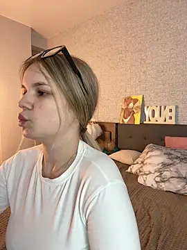 KimEvanss webcam