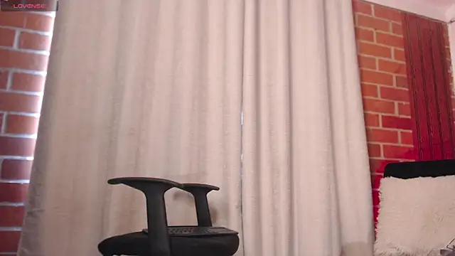 AGATHAA_WHITE webcam