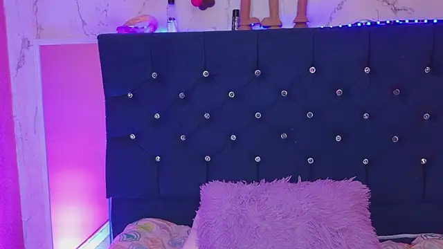 Dakotaa_Johnson webcam