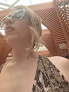 LaraLanee