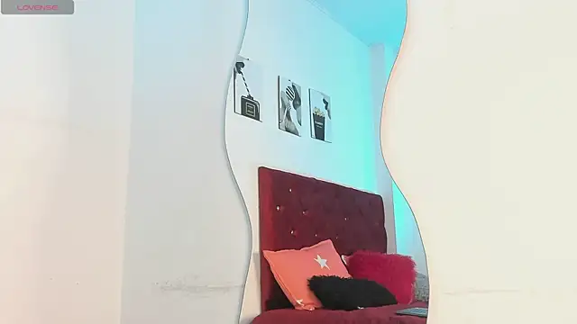 Liamsubtle01 live cam on StripChat