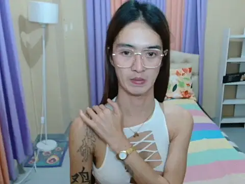 XxTsUncutAskaxX live cam