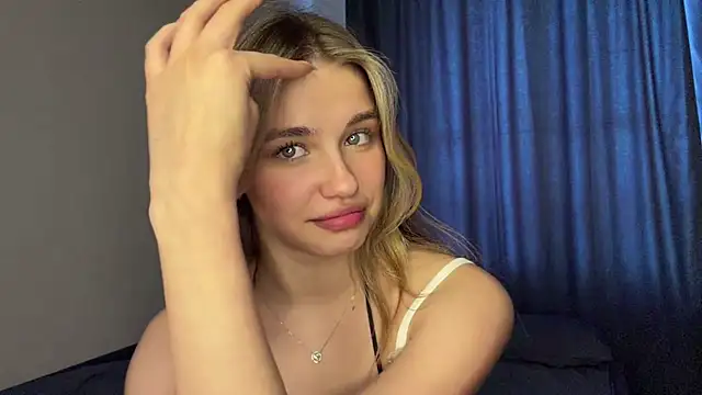 EarthaStinett live cam on StripChat