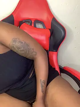 ThickPearlx23 webcam