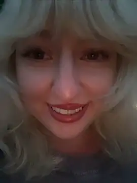 RonnieKiss webcam