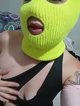Sweetbitch192004 webcam