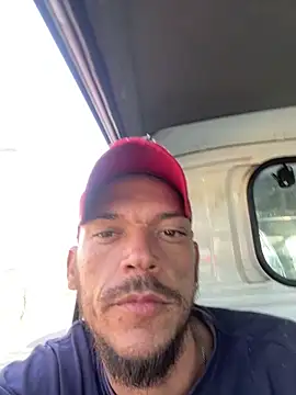 iRealYFuckGood webcam