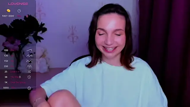 KindHazelHere_ live cam