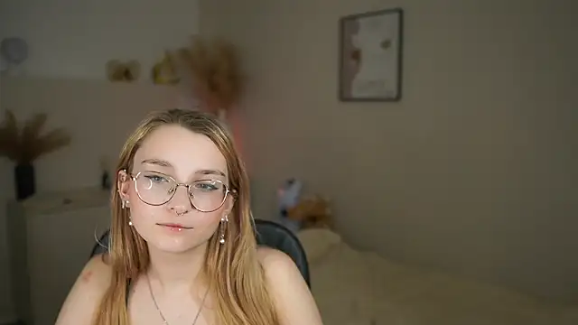 Sophielux18 webcam