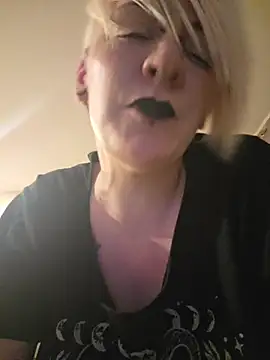 PinkTheHawk webcam