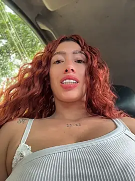 roxyrougee live cam on StripChat