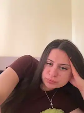 MilkyLune live cam on StripChat