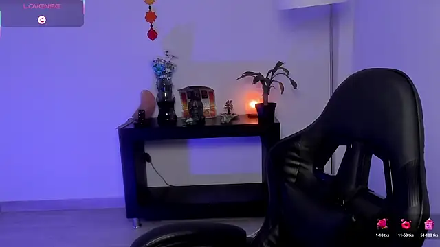 Sara_Charmy webcam