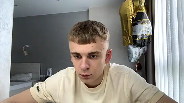SoloFury live cam on StripChat