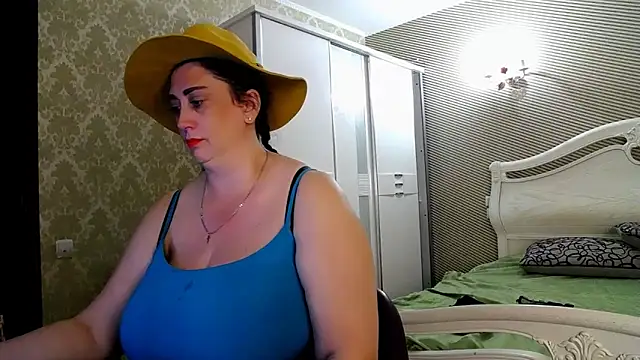 Evelyn_Shy webcam