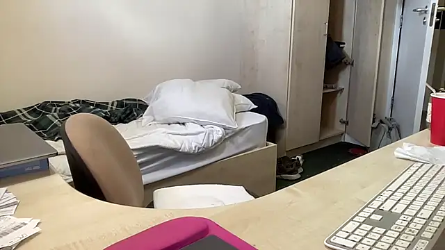 coach-karl live cam