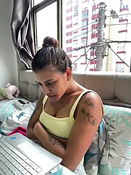 RachelWeisz_ webcam