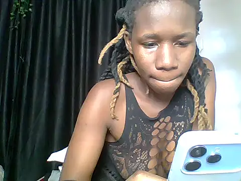 kee_vigin live cam on StripChat