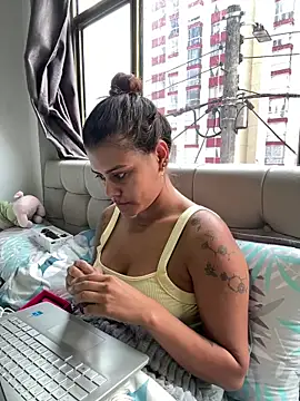 RachelWeisz_ webcam