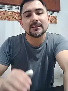 Bradd_32 live cam on StripChat