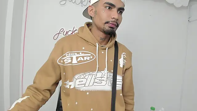 Rpoolrboy live cam