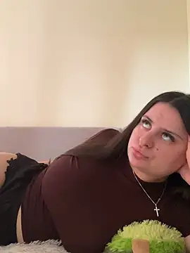 MilkyLune live cam on StripChat