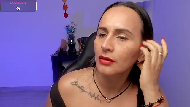 Sara_Charmy webcam
