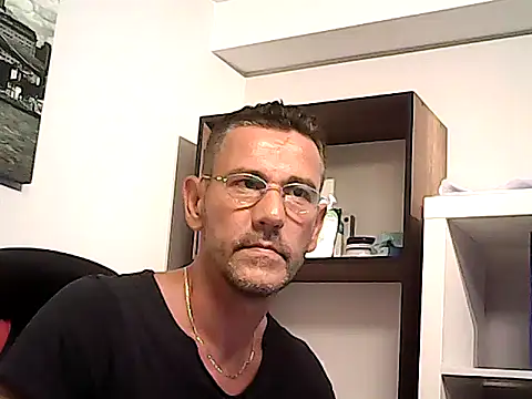 mastercharisma35 - Mastercharisma35's free webcam - UK Sex Cams