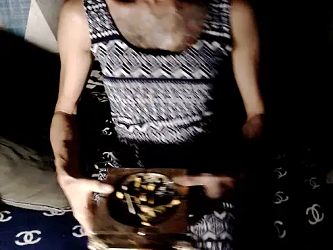Trish_CurveCock webcam