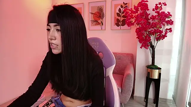 Rainy_doll live cam preview on Stripchat