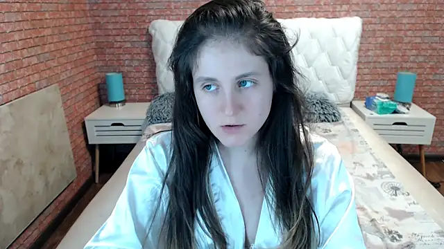 Holliy_Cooper webcam